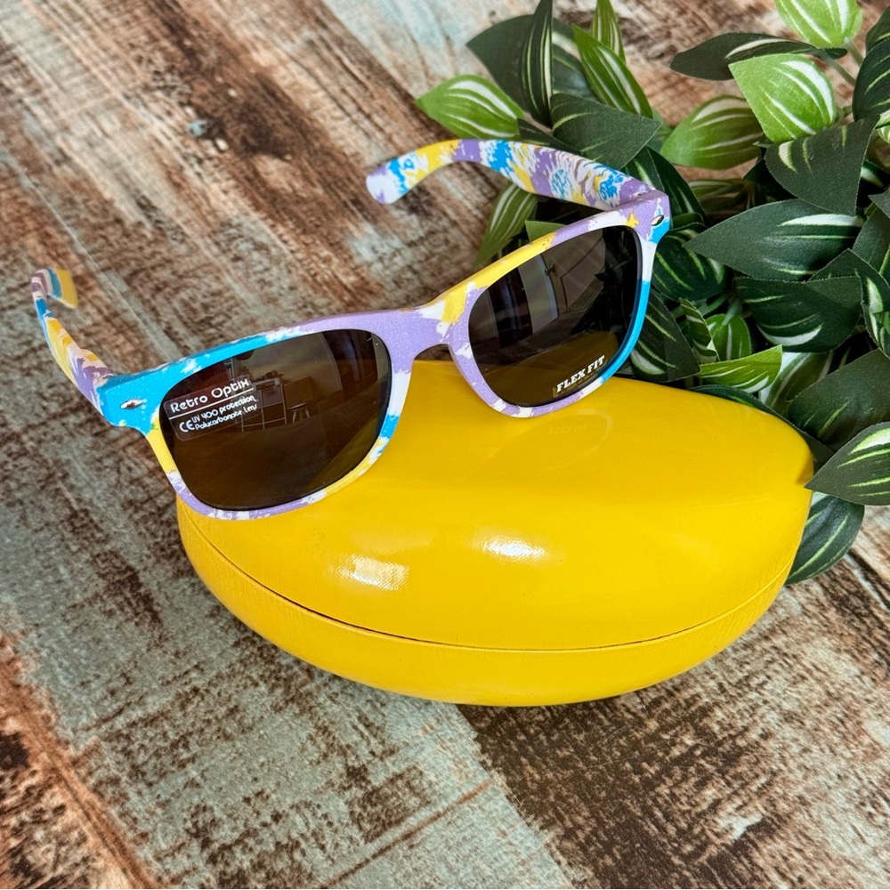 🆕 Women’s Retro Flex Fit Sunglasses with Hard Case